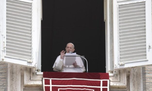 Папа: Покликані до єдності, наслідуючи єдність Отця, Сина і Святого Духа