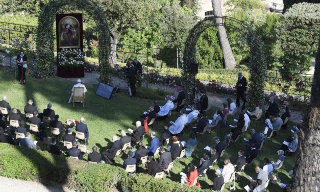 Молитвою у Ватиканських садах завершився травневий молитовний марафон