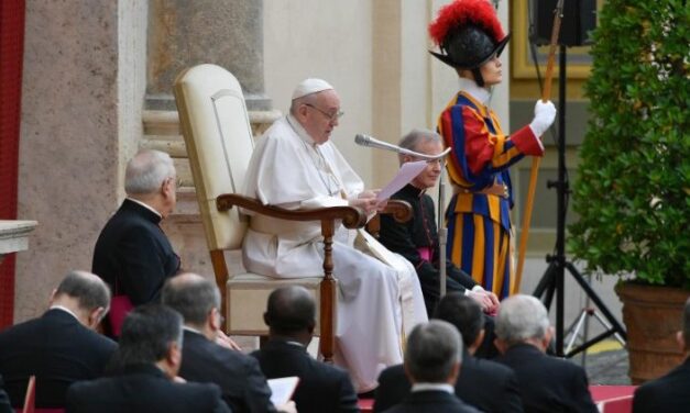 Папа: Навіть коли грішимо, Ісус не перестає з любов’ю молитися за нас