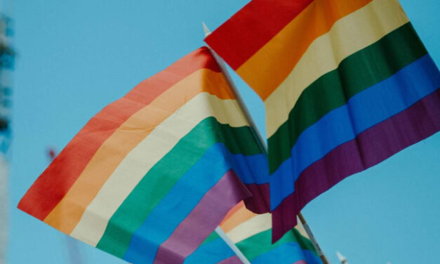 Угорщина обмежила продаж дитячих книг на тему ЛГБТ