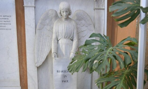 Також і на цей листопад поширені відпусти, пов’язані з поминальними днями