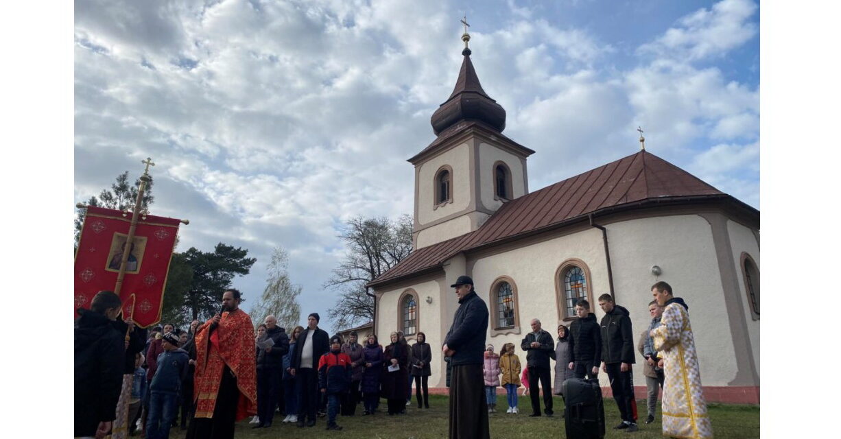 У Клячанові відбулася Хресна Дорога за мир