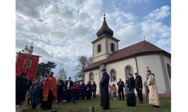 У Клячанові відбулася Хресна Дорога за мир