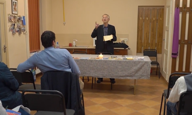 Лекції з єпископом Анталом Майнеком у римо-католицькій парафії Ужгорода