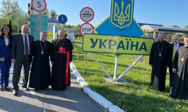 В рамках візиту в Румунію кардинал Сандрі здійснив короткий візит в Україну