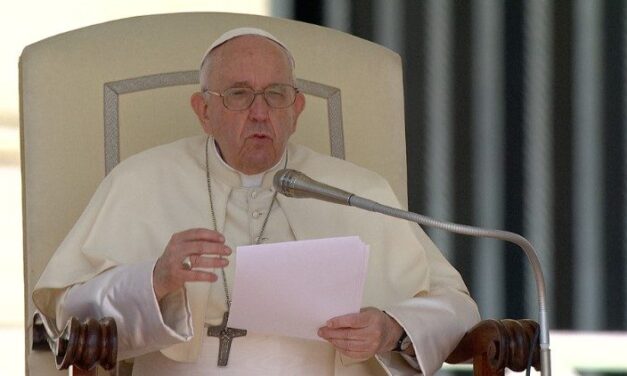 Папа: маргіналізація старості нищить всі пори життя