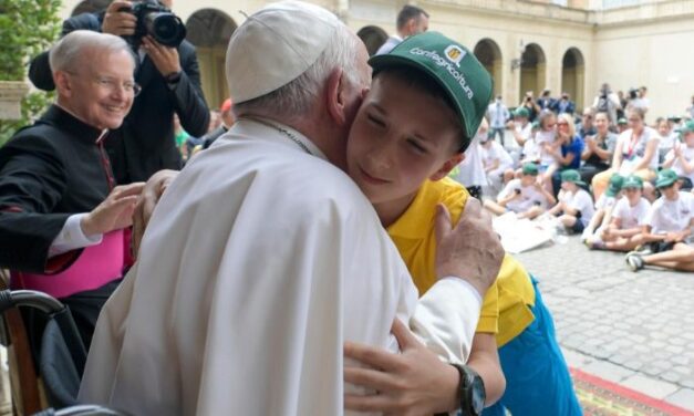 Папа дітям з України: Я маю бажання поїхати в Україну
