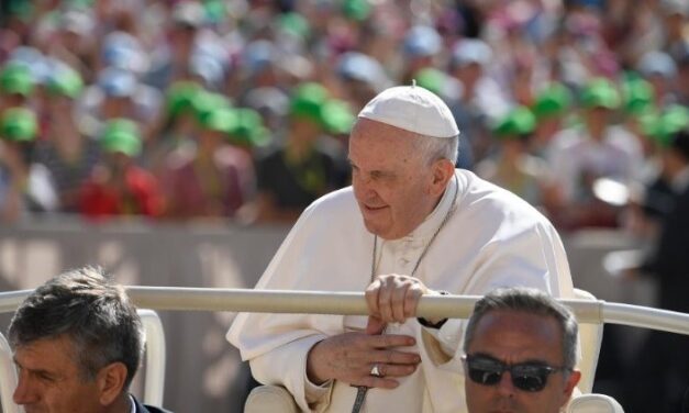 Папа: Ми не будемо вічно молодими, старість є приготуванням до вічності