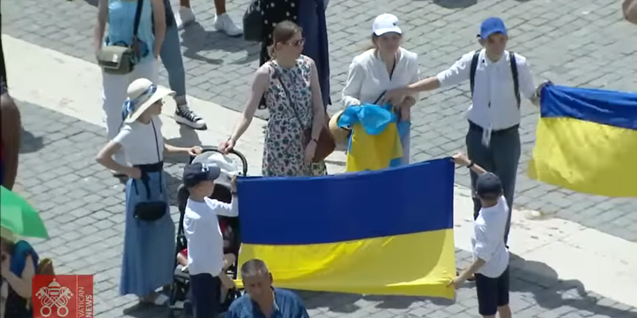 Папа: не забуваймо про народ України, де не припиняються бомбардування