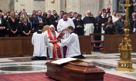 Папа провів в останню путь кардинала Йозефа Томка