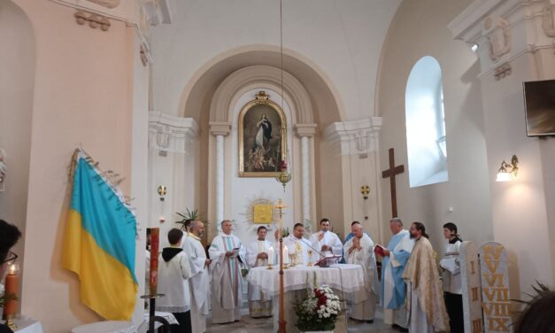 Сторожниця: храмове свято та презентація книги