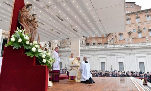 Папа: Просімо в Богородиці про мир у світі та в Україні