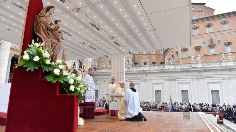 Папа: Просімо в Богородиці про мир у світі та в Україні