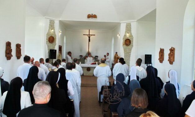 Фоторепортаж із зустрічі духовенства на початок 2022/2023 катехитичного року