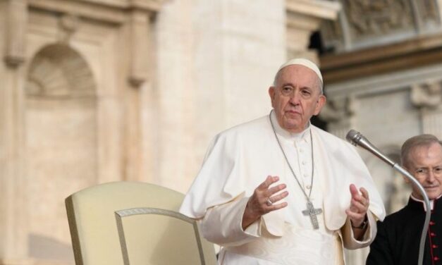 Папа: нехай Господь захистить українців, а всіх приведе на дорогу миру