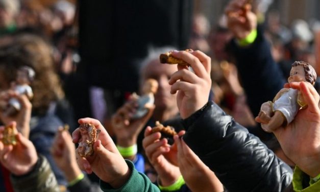 Папа римським дітям: моліться, щоб Різдво принесло промінь миру дітям в Україні