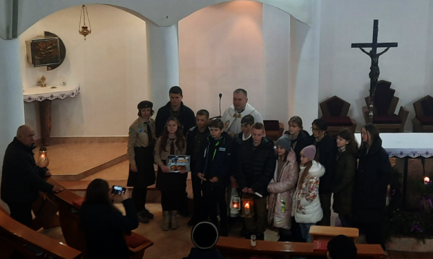 Довжанська парафія урочисто прийняла Віфлеємське світло миру