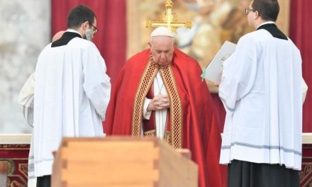 Отче, в Твої руки віддаємо його духа. Проповідь Папи на похороні Бенедикта XVI