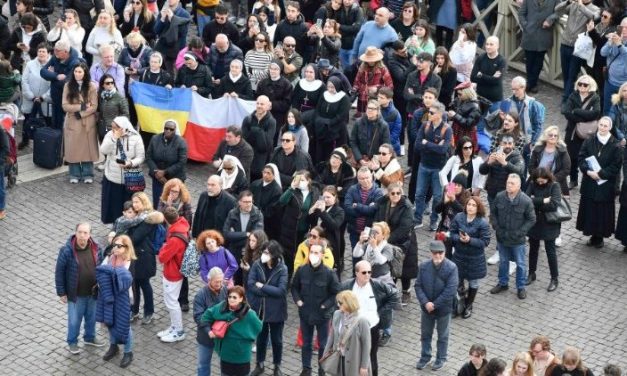 Папа: Помолімося за матерів, діти яких загинули на війні