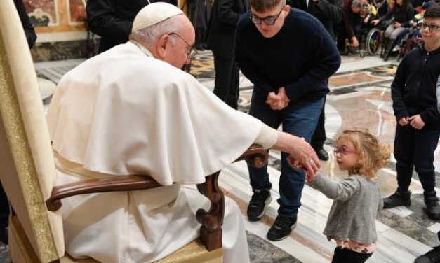 Папа: змагатися, щоб система охорони здоров’я нікого не дискримінувала