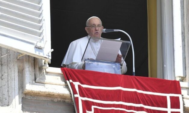 Папа: Ввіряємо Богородиці, взятій на небо, благання про мир в Україні