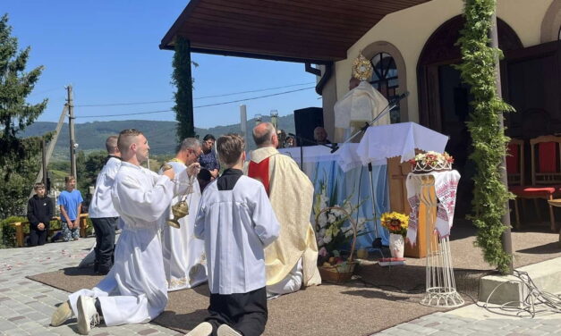 Отець Жарковський на відпусті у Клячанові: Марія – Мати для всіх нас