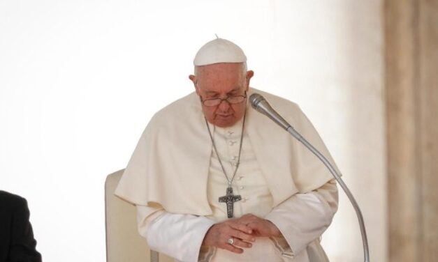 Заклики Папи до молитви за мир в Україні та за жертви землетрусу в Афганістані