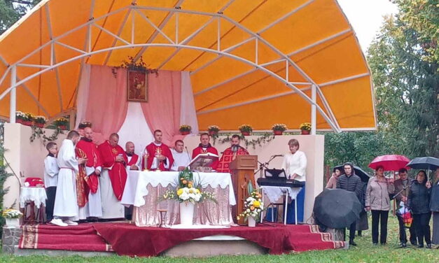 Отець Євген Фізер на відпусті у Середньому: кожен має писати Євангеліє власним життям