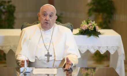 Папа: війна, що триває в Україні, ятрить рани, завдані Голодомором
