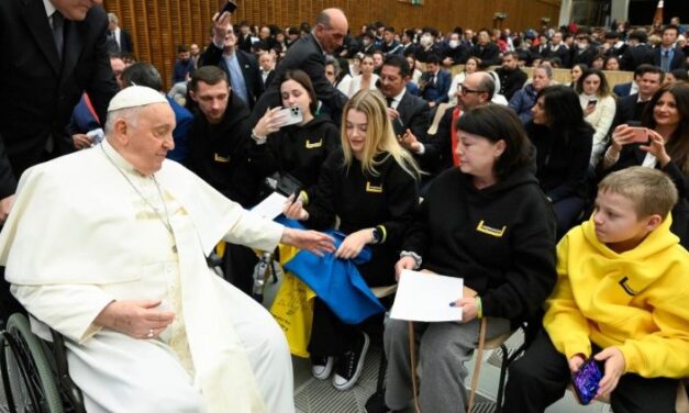 Папа: дякую всім, хто матеріально і молитовно підтримує Україну