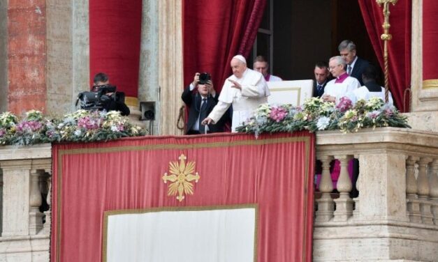 Папа: з очима, прикутими до Дитятка Ісуса, благаю миру для України