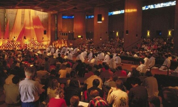 Папа з нагоди зустрічі Тезе: будувати світ діалогу та миру