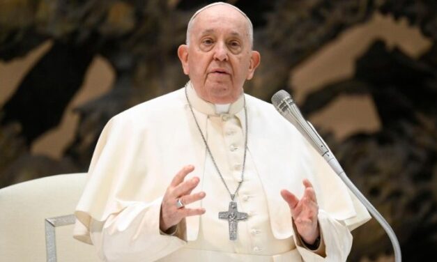 Папа: оновлюймо близькість з народом України, молімося за тих, хто страждає від війн