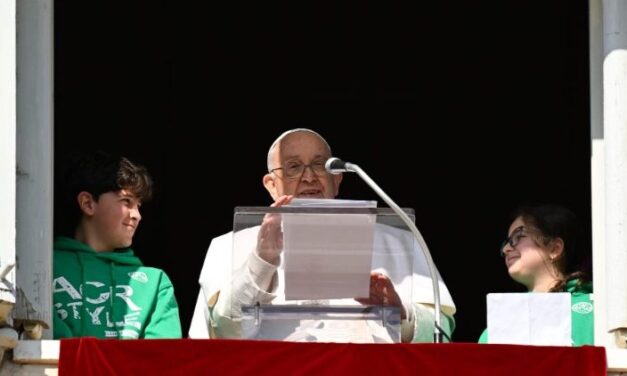 Папа: постійно думаю про жертви, особливо цивільні, в Україні