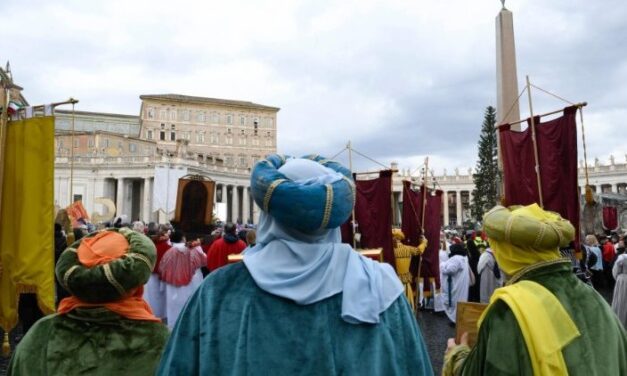 Святіший Отець: адорація – це не марнування часу, а наповнення його сенсом