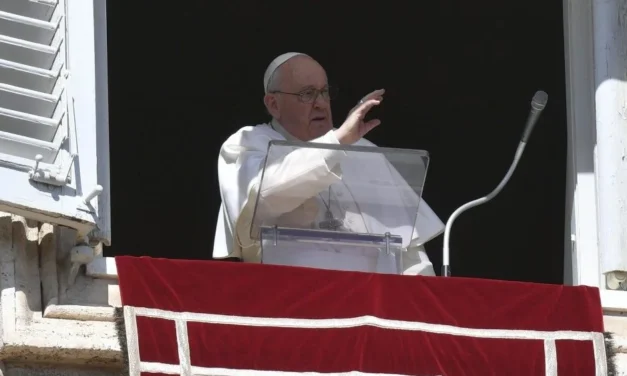 Папа: поновлюю близькість з українським народом у річницю цієї війни