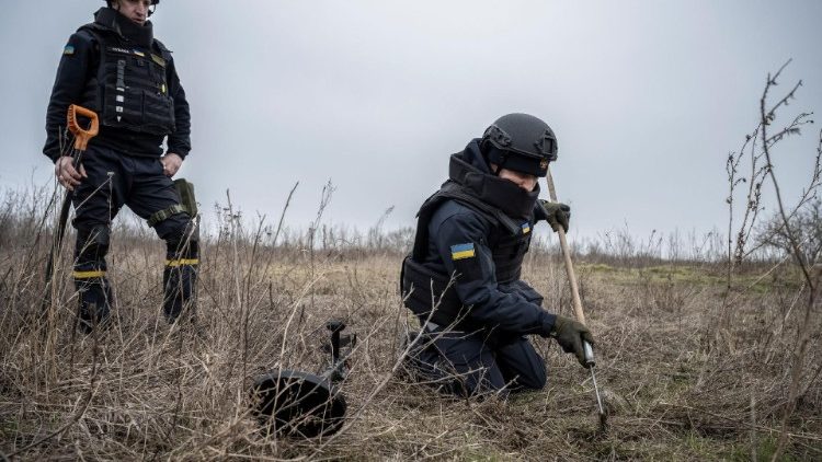 Папа: подяка тим, хто розміновує території та допомагає постраждалим від мін