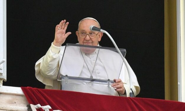 Папа: хай якнайшвидше зупиняться бойові дії, через них страждають цивільні