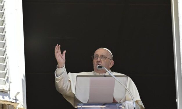 Папа: не забуваймо про мученицьку Україну, що дуже страждає