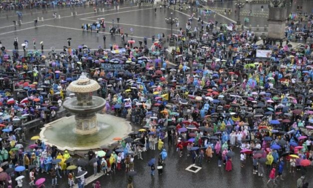 Папа: ми покликані стати «євхаристійними», тобто зробити своє життя даром