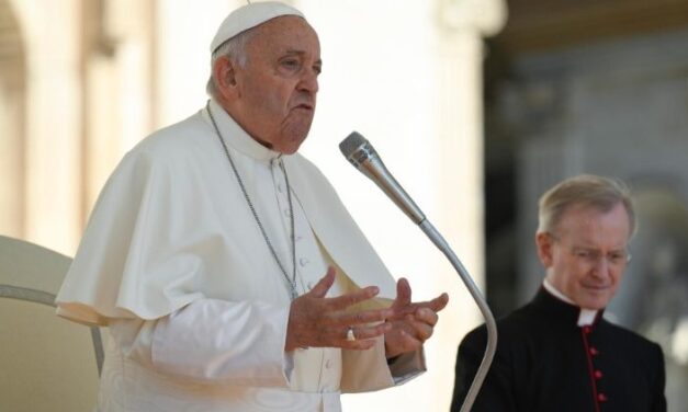 Папа: просімо в Господа, за заступництвом Матері, миру, для України і Святої Землі