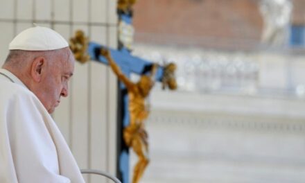 Папа: сьогодні світ потребує молитви за мир