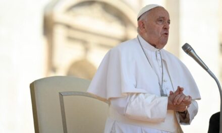 Папа: ввіряймо заступництву святих Петра і Павла народи, що страждають від війн