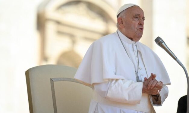 Папа: ввіряймо заступництву святих Петра і Павла народи, що страждають від війн