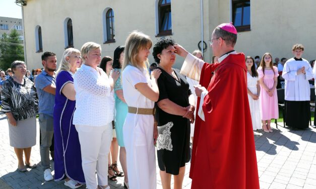 Таїнство Миропомазання в Сваляві: свідчити своїм життям Євангеліє