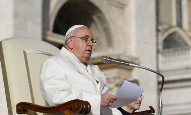 Папа: завжди молімося за мир, не забуваймо стражденну Україну