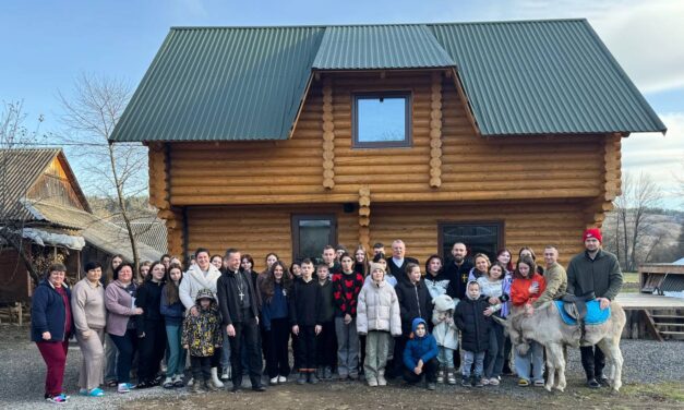 Єпископ Микола Лучок відвідав центр реабілітації у Келечині