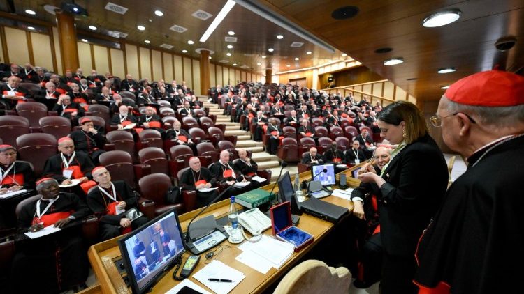 Кардинали провели останню зустріч перед конклавом. Анулювання «Персня рибалки»