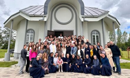 У Павшині відбулися реколекції для молоді з професором Папського Інституту