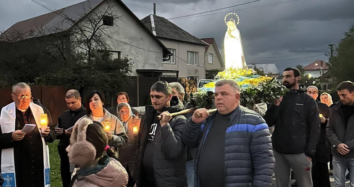 Ключарки: Розарієва хода у намірі миру